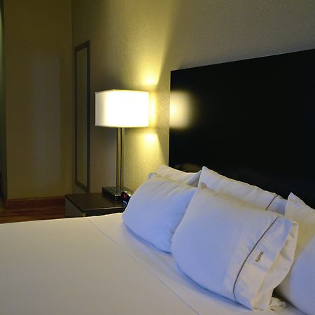 Holiday Inn Express Cleveland Downtown By Ihg Exterior foto