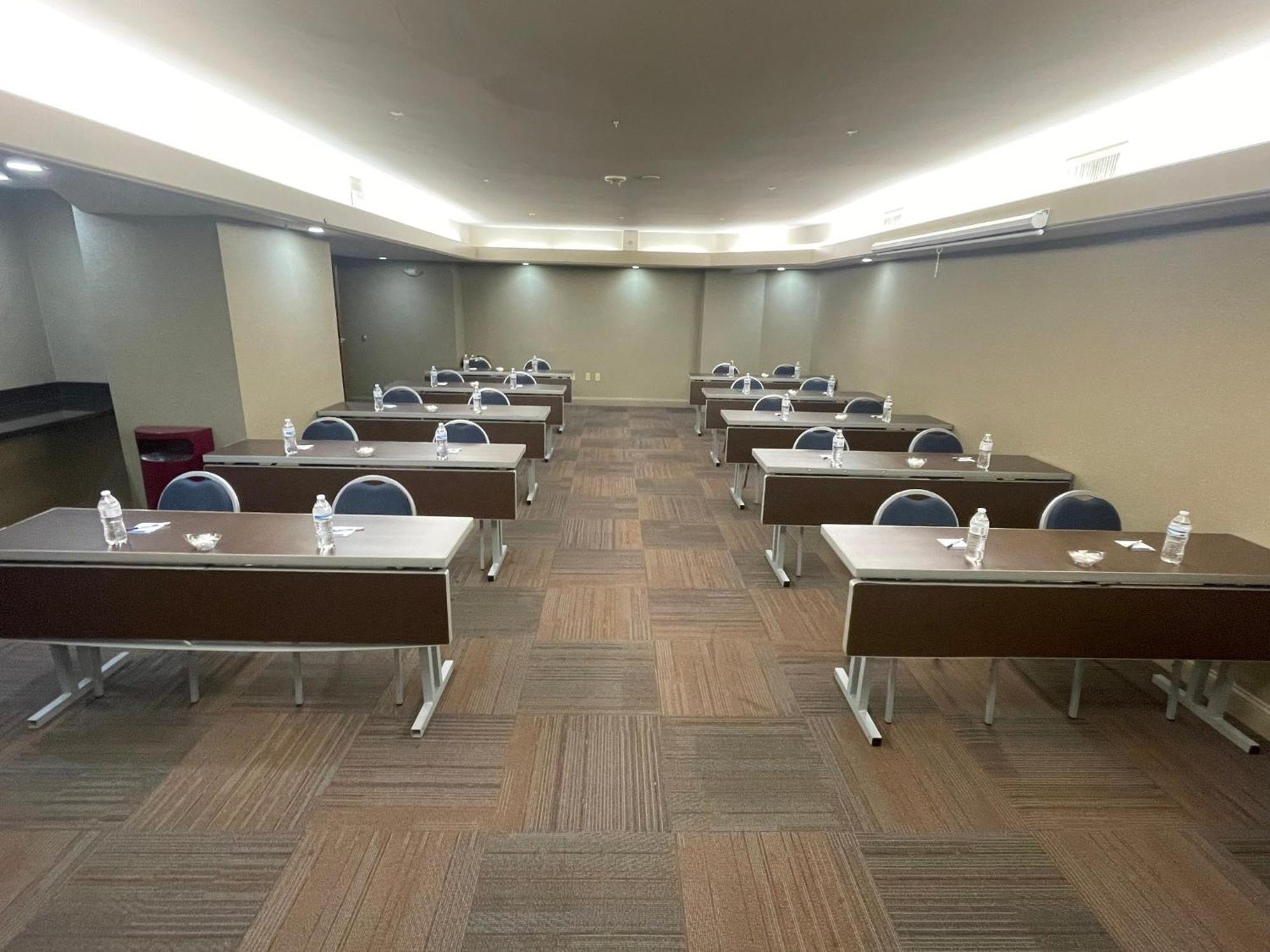 Holiday Inn Express Cleveland Downtown By Ihg Exterior foto