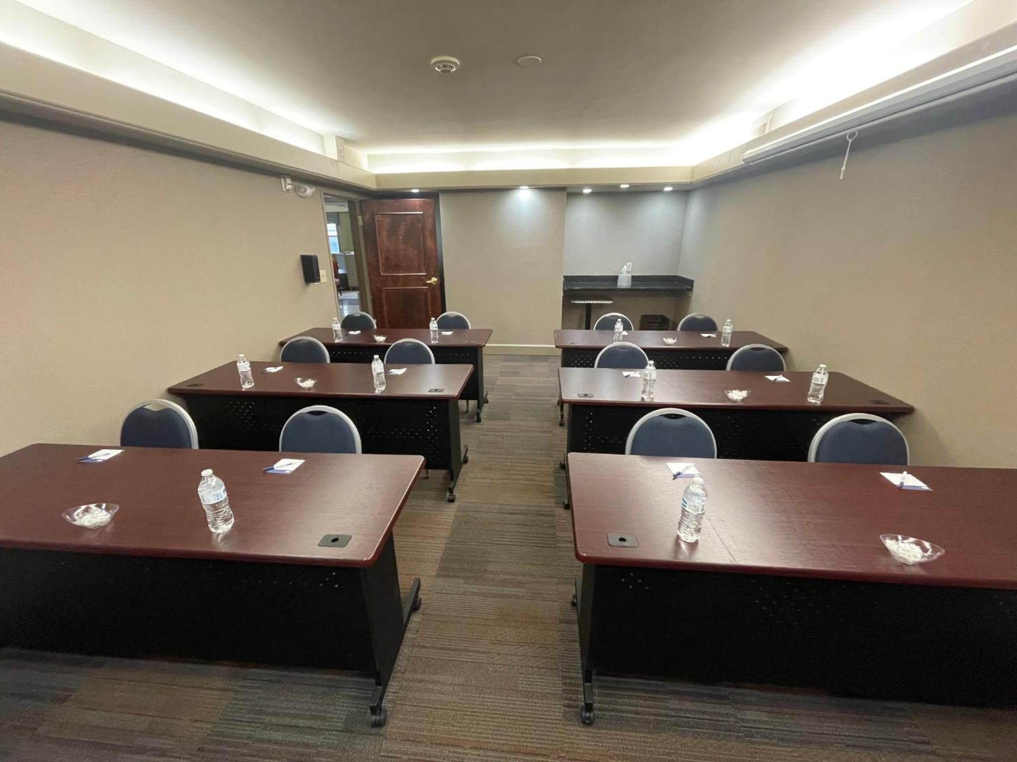 Holiday Inn Express Cleveland Downtown By Ihg Exterior foto